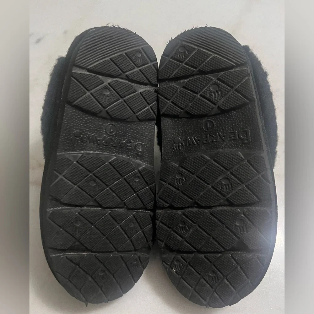 BearPaw Loki II Youth Size 1 Genuine Sheepskin Fur Lined Clog/Slipper Black EUC